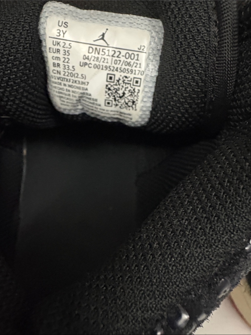 Boys Nike Air Jordans 1 Mid Se Siempre Familia Sneakers - Picture 14 of 14